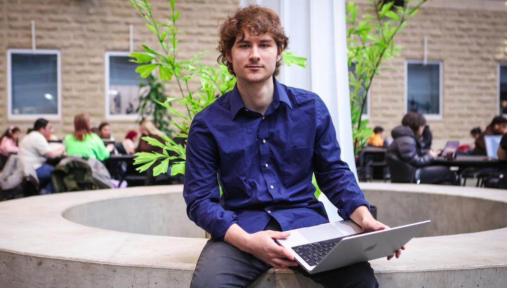 Thumbnail for U of G student supporting the future of academic research with AI